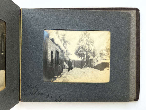 "Johannesburg's Record Snowstorm. 11.0 P.M. Augt 16th 1909 to 9.0 P.M. Augt 17th 1909. Umbona" (caption title)