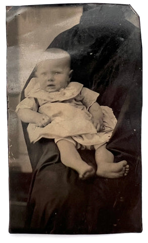 "Hidden Mother" tintype portrait of a baby