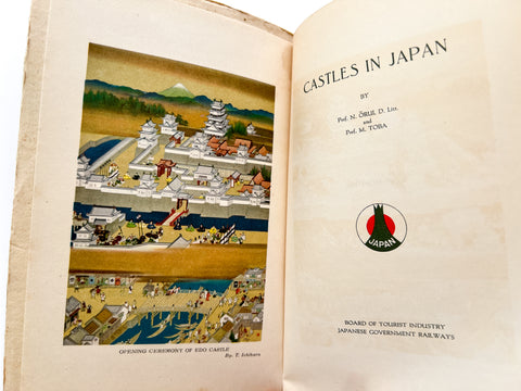 Castles in Japan [Tourist Library: 9]