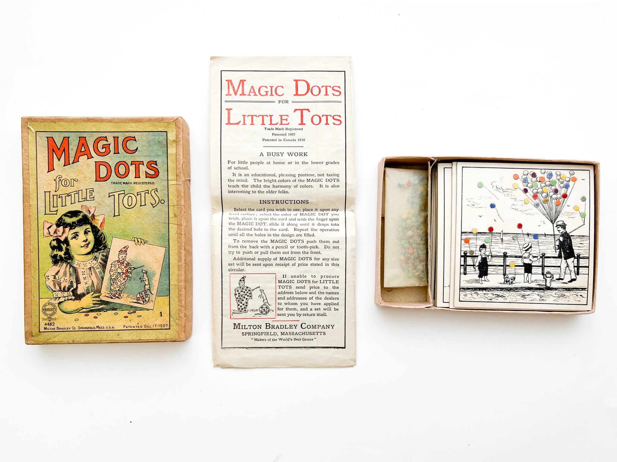 MILTON BRADLEY CO. アメリカ製 アンティーク ジグソーパズル MILTON BRADLEY PREMIER JIG SAW PUZZLE WOOD Good Old Times Shaped