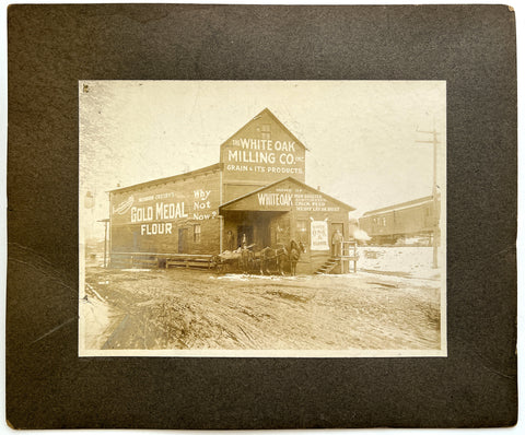 White Oak Milling Co. / Gold Medal Flour advertising barn with horse-drawn wagon, ca. 1908