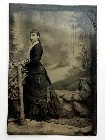 Tintype of a woman with pockets