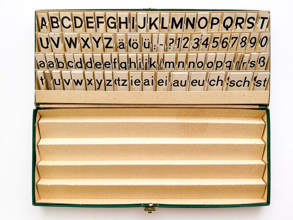 Buchstaben-Setzkasten für Leseübungen von Lehrer Josef Weber