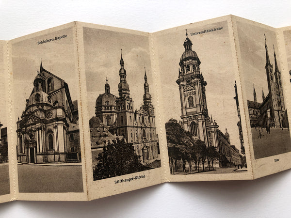 Wurzburger Kirchen. 12 der schönsten Original-Aufnahmen (Serie III) [Photographs of churches]